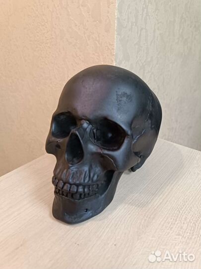 Череп статуэтка