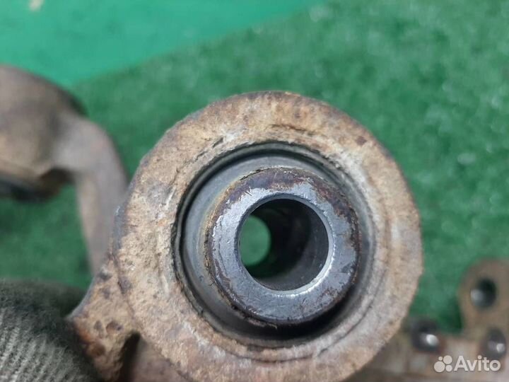 Кулак задний левый Suzuki Grand Vitara 2007