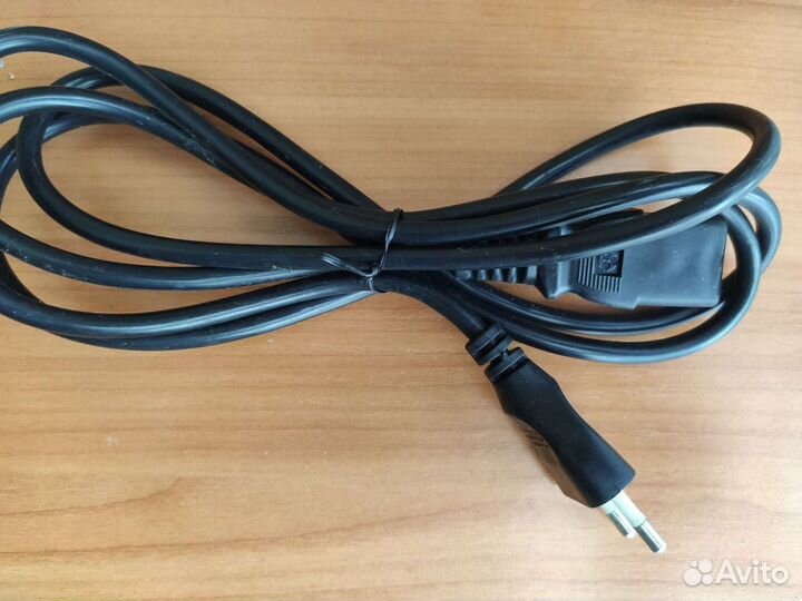 Кабель питания (шнур) сетевой 220В