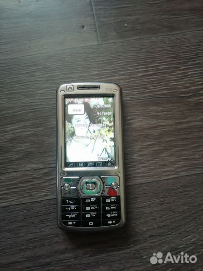 Кнопочный телефон