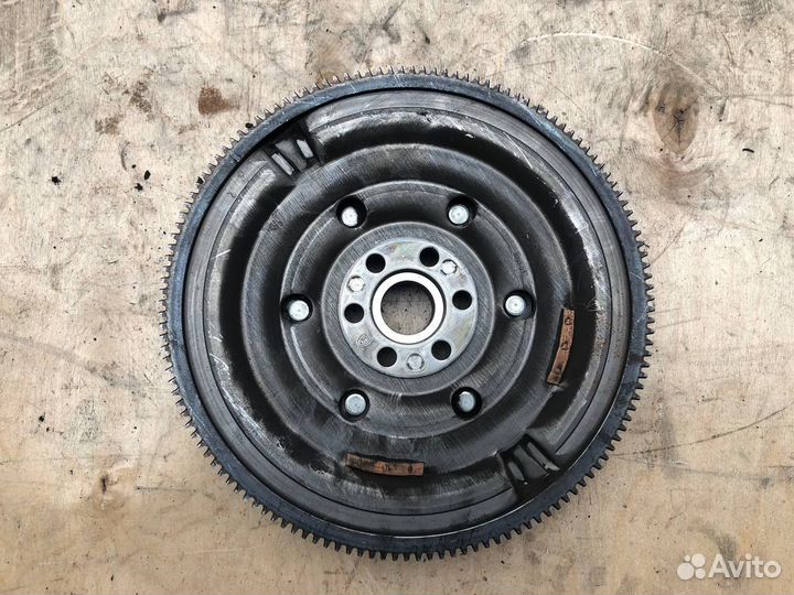 Маховик Nissan Qashqai X-Trail MR20