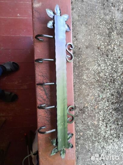 Вешалка металл настенная