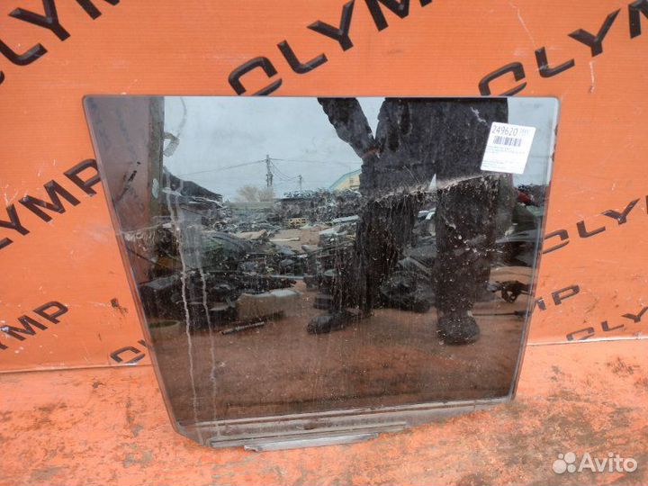 Стекло двери заднее правое Toyota Land Cruiser