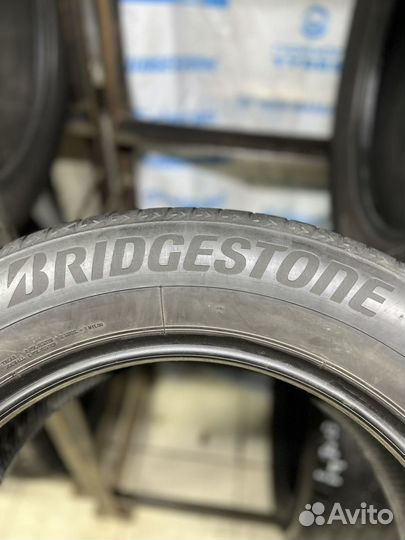 Bridgestone Alenza 001 225/60 R17 99V