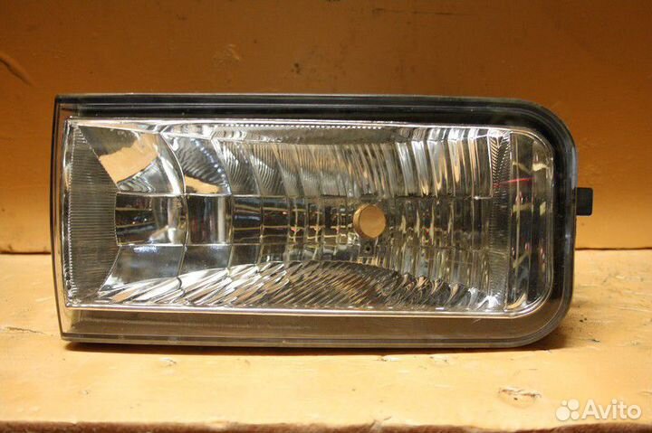 Фара противотуманная левая toyota land cruiser (20