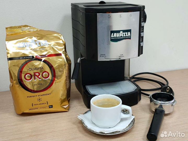 Рожковая кофемашина Elenberg KM-6501/ Кофеварка/ К