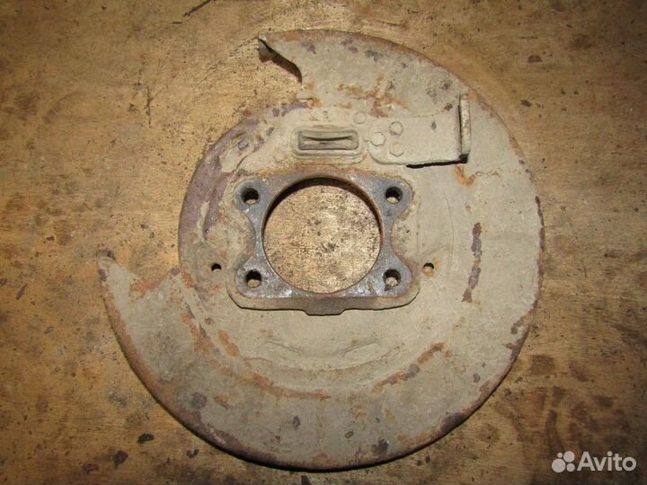 Щит опорный задний левый Elantra 2006-2011