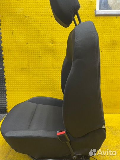 Сидение переднее правое Renault Duster K9K 2021