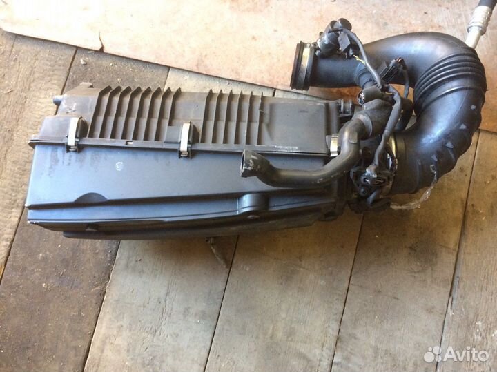 Корпус воздушного фильтра Мерседес W 203 2.2 cdi