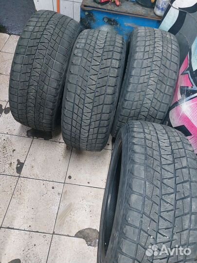 Bridgestone Blizzak DM-V1 265/50 R20