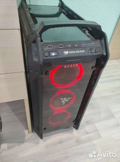 Мощный игровой компьютер с монитором