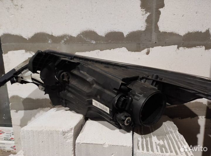 Фара битая правая Kia Rio 2015