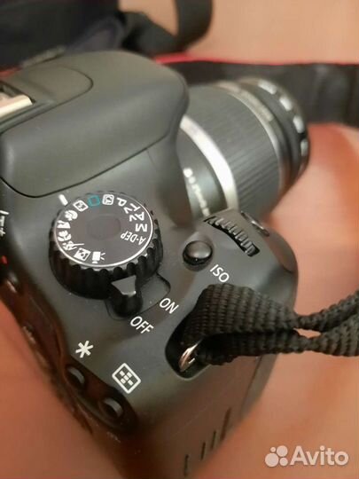 Зеркальный фотоаппарат Canon EOS 550D