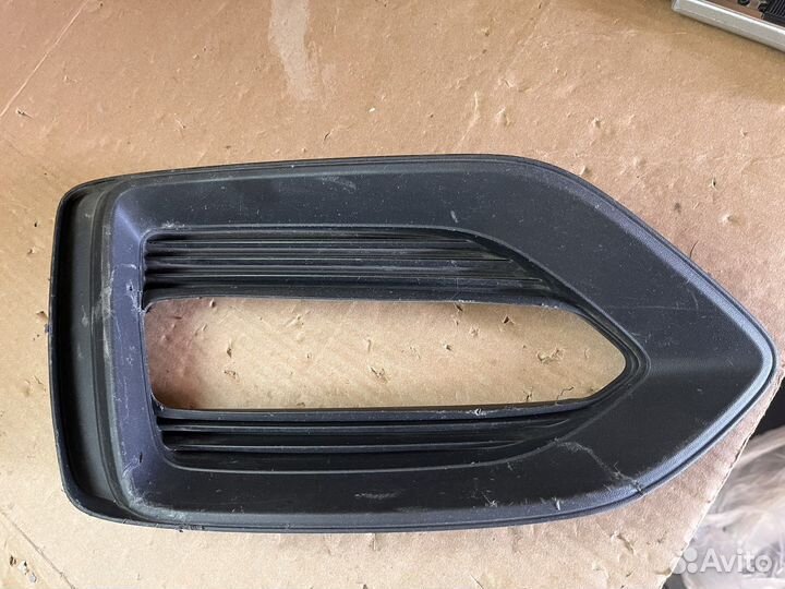 Накладка туманки птф левая Hyundai Solaris 2