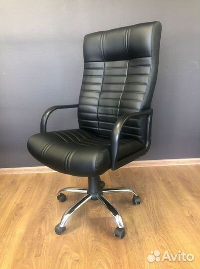 Компьютерное кресло. Гарантия 1 год