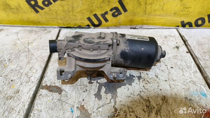 Моторчик дворников передний Тойота Авенсис