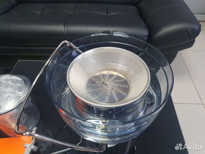 Соковыжималка Bork JU CUP 22090 SI