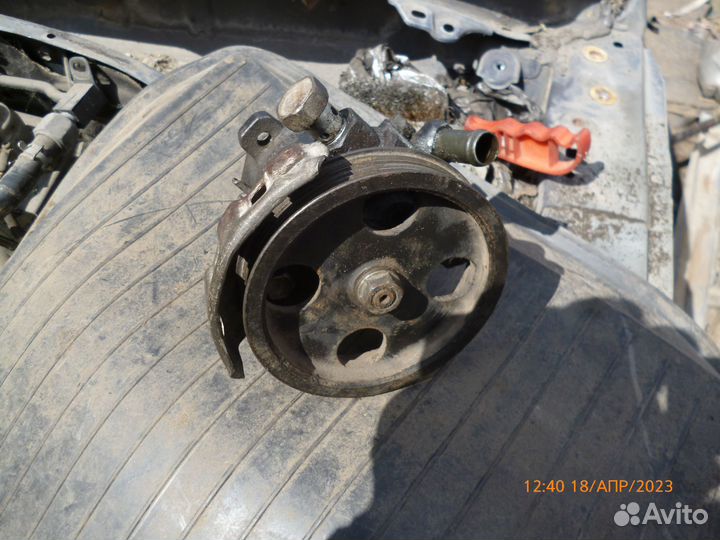 Насос гидроусилителя тойота авенсис 2000г