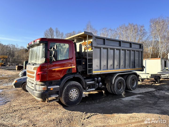 Водитель самосвала