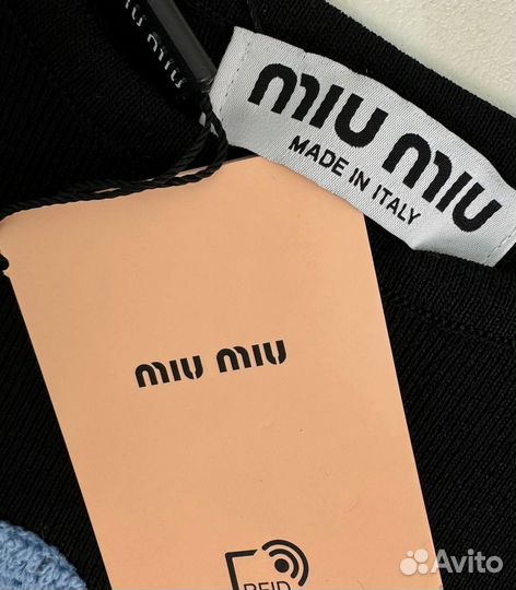 Стильная майка Miu Miu новинка сезона