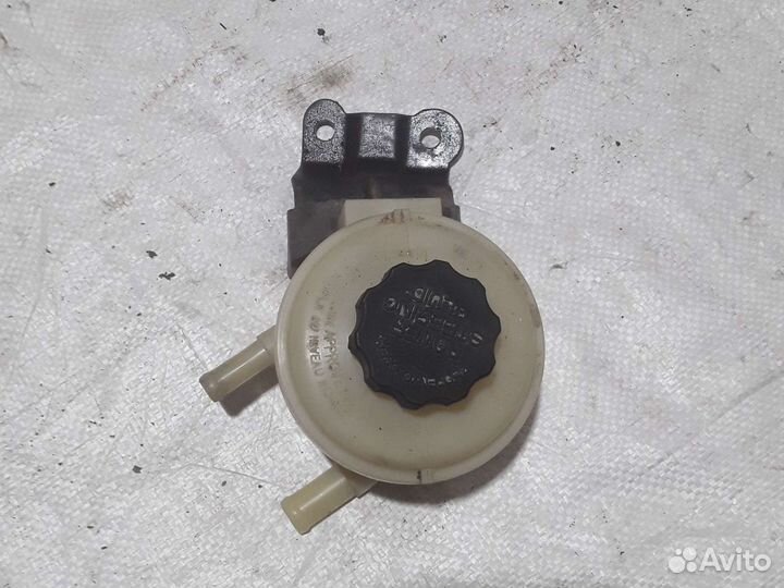 Бачок гура Hyundai Accent