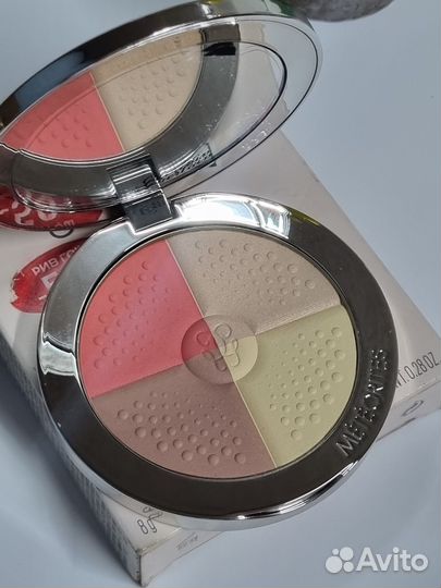 Компактная корректирующаяпудра для лица