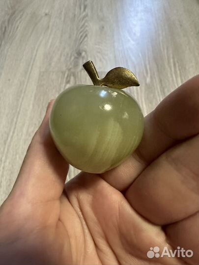Яблоко из оникса