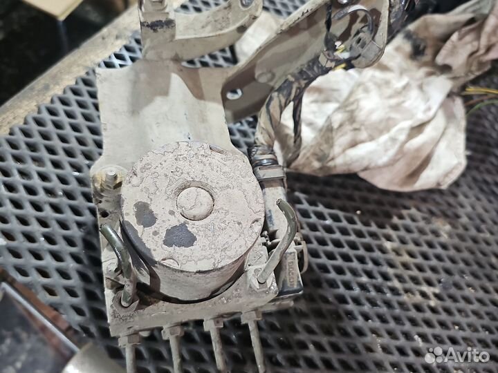 Блок ABS (насос) Nissan Primera P12