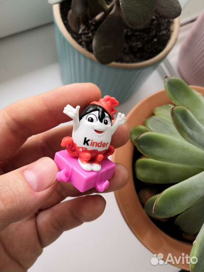 Игрушки из киндера + Нюша и Миньон, цена за все