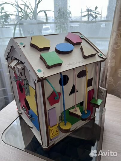 Бизиборд домик