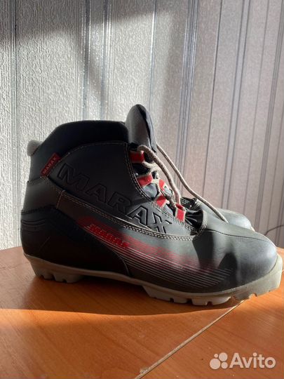 Ботинки лыжные