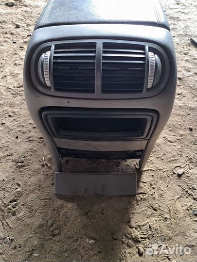 Подлокотник на Porsche Cayenne