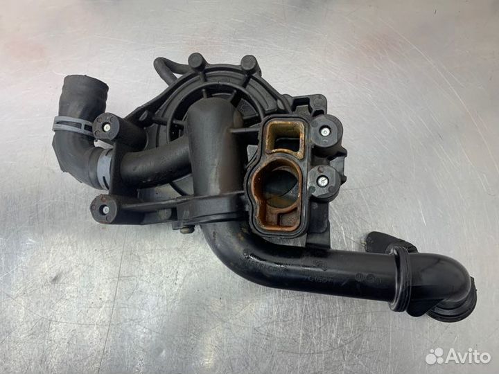 Помпа Mercedes E-Class W212 OM651 2.2 CDI 2012