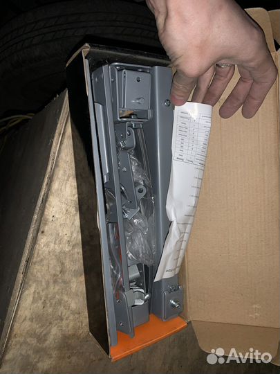 Крепление телевизора / проектора