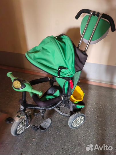 Детский велосипед с ручкой