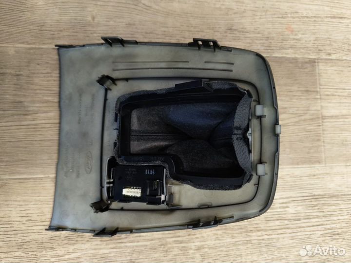 Кожух + накладка декоративная АКПП Ford Kuga 2012