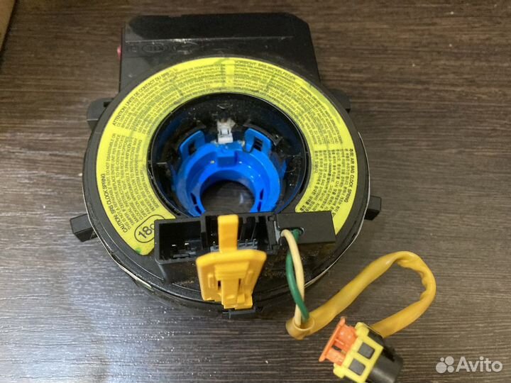 Контактный выключатель рулевой колонки