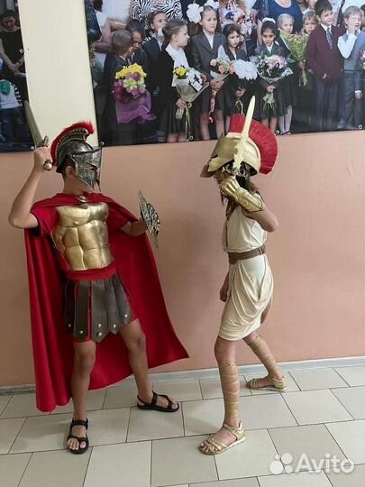 Колонны. Костюм греческой богини. Рим,Спарта