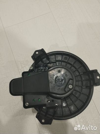 Мотор печки с крыльчаткой RAV4