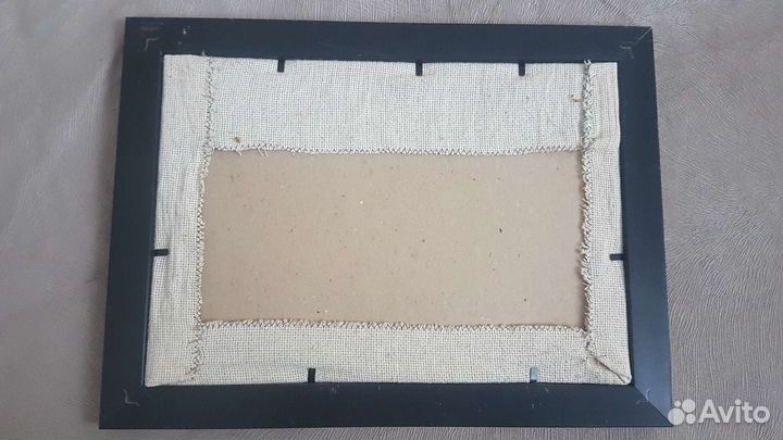 Картина вышитая крестом в раме 