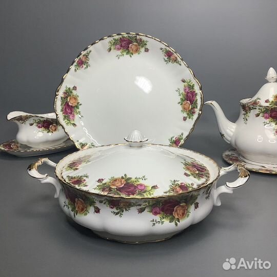 Посуда из английского сервиза Розы старой Англии