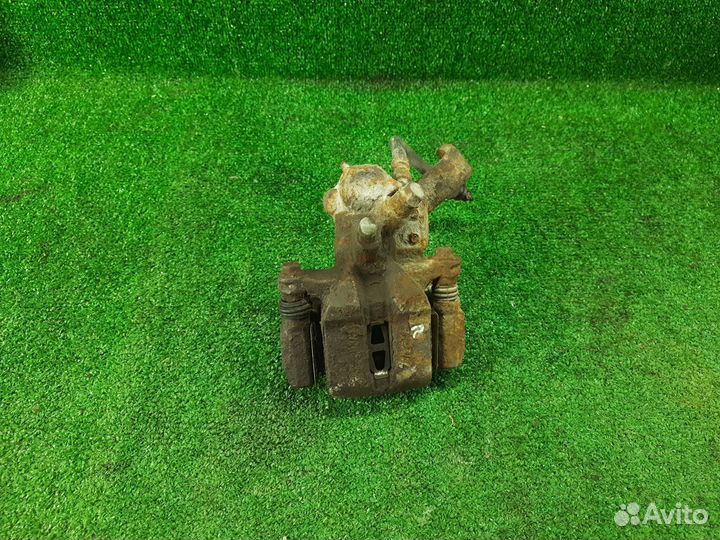 Суппорт тормозной задний правый Suzuki SX4 1