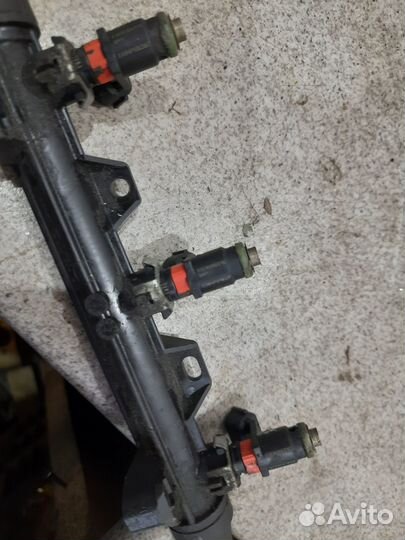 Топливная рампа в сборе для 1.2 CGP Skoda Rapid