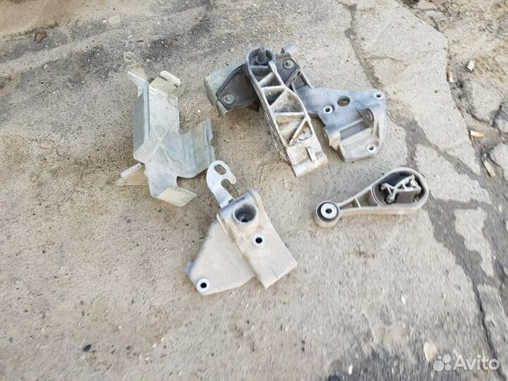 Запчасти лада Приора ручки.подушки.вут.элек