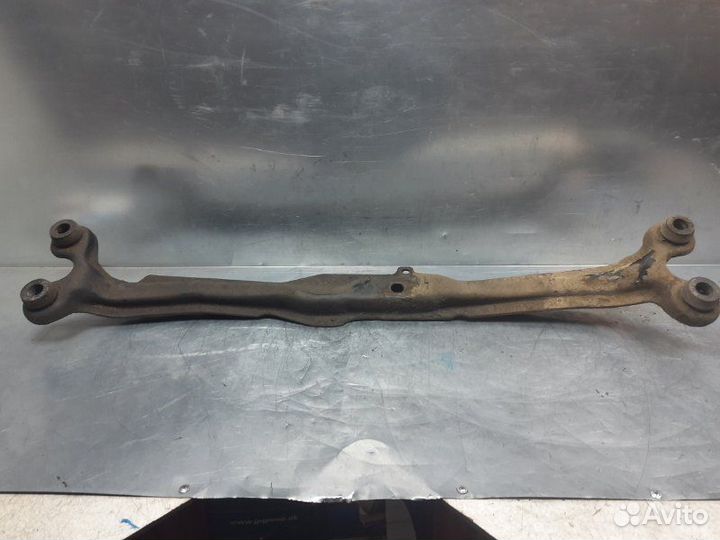 Балка передняя поперечная Volkswagen Passat B3