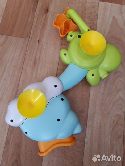 Игрушки для купания в ванной с фонтаном