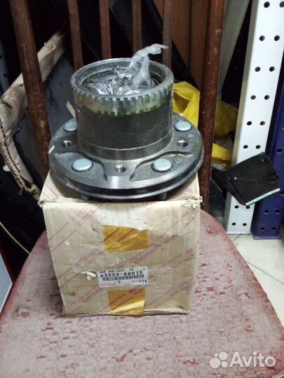 Ступица передняя оригинал Land Cruiser 100