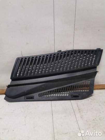 Накладка решётки стеклоочистителя левая Renault