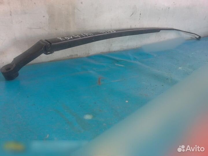 Поводок стеклоочистителя передний правый Toyota RA