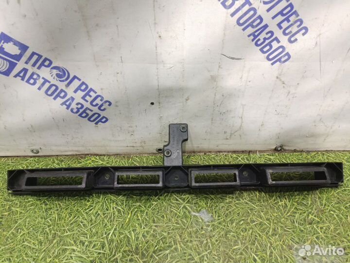 Крепление бампера заднее Ford Focus 2 седан 1.6